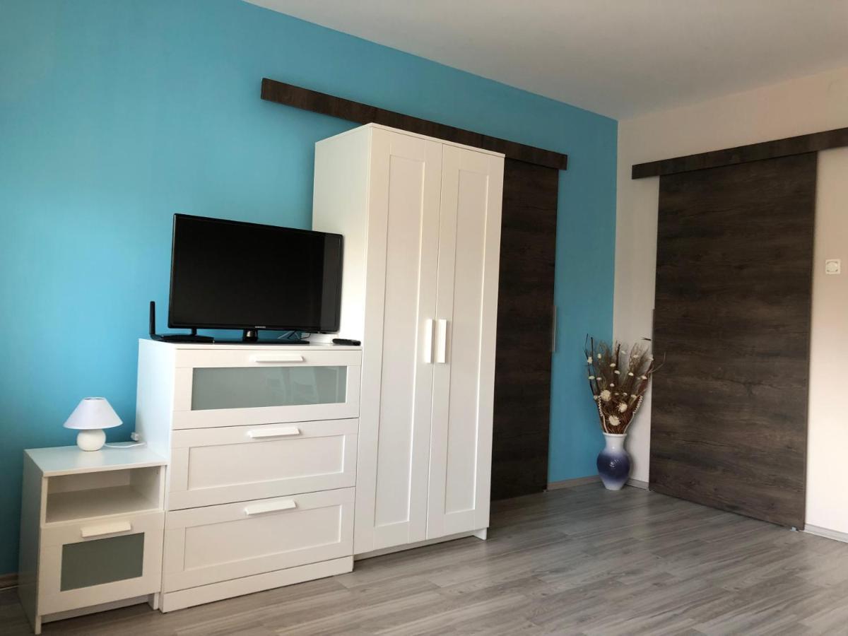 Dombóvár Happy Bunnies Apartman I - Gunarasfurdo מראה חיצוני תמונה