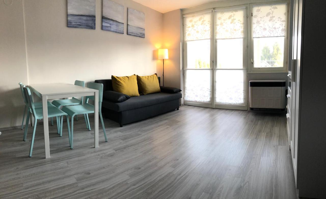 Dombóvár Happy Bunnies Apartman I - Gunarasfurdo מראה חיצוני תמונה